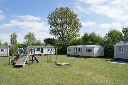 002 Groot 4 persoons vakantiechalet op mini camping vlakbij het Veerse Meer en Oostkapelle