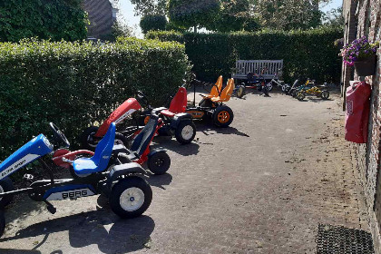 009 Groot 4 persoons vakantiechalet op mini camping vlakbij het Veerse Meer en Oostkapelle