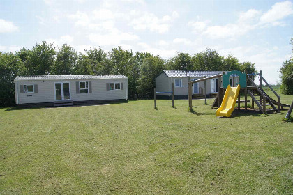 006 Groot 6 persoons vakantiechalet op mini camping vlakbij het Veerse Meer en Oostkapelle