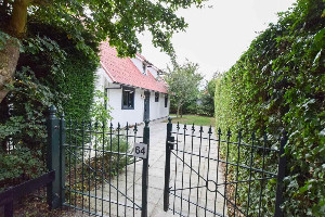 Landelijk 8 persoons vakantiehuis vlakbij de duinen en het strand van Oostkapelle