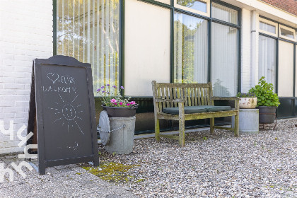 013 Landelijk gelegen 6 persoons vakantiewoning met speelvoorzieningen in tuin in Oostkapelle