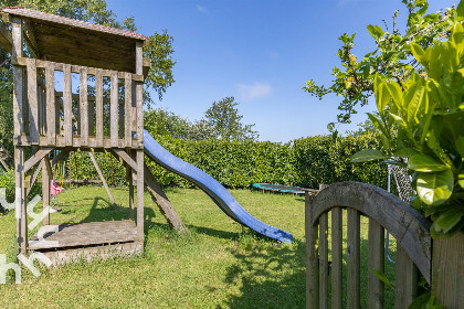 019 Landelijk gelegen 6 persoons vakantiewoning met speelvoorzieningen in tuin in Oostkapelle