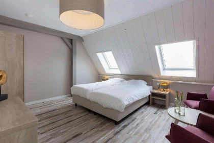 014 Luxe 4 persoons boerderij appartement met traditionele sauna vlakbij Oostkapelle