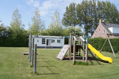 011 Mooi 6 persoons vakantiechalet op mini camping vlakbij het Veerse Meer en Oostkapelle