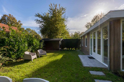 001 Prachtig 6 persoons vakantiehuis met sauna en open haard op 500 m van het strand