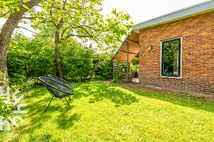 001 Sfeervolle 4 persoons bungalow met sauna, dichtbij het strand