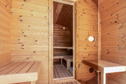 003 Luxe villa voor 7 personen met Hottub en Barrel sauna in Ossenisse