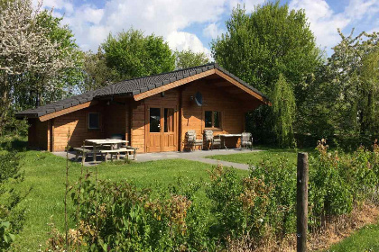 008 Sfeervol 6 persoons vakantiechalet op kindvriendelijke mini camping in Ossenisse