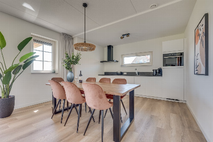 002 Villa voor 7 personen met 2 badkamers, een hottub en Barrel sauna in Ossenisse