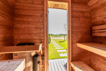 017 Villa voor 7 personen met 2 badkamers, een hottub en Barrel sauna in Ossenisse