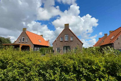 035 Villa voor 7 personen met 2 badkamers, een hottub en Barrel sauna in Ossenisse