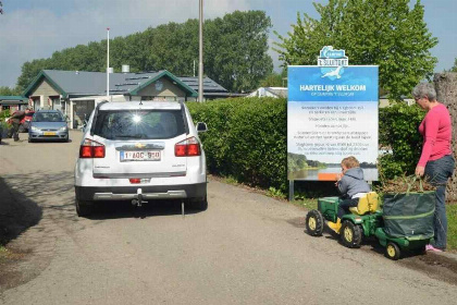 007 Knusse 4 persoons vakantiechalet in Ouwerkerk op loopafstand van de Oosterschelde