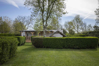 017 Knusse 4 persoons vakantiechalet in Ouwerkerk op loopafstand van de Oosterschelde