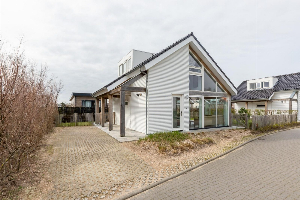 Ruime 6 persoons strandvilla, nabij het strand in Renesse