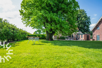 029 Prachtige 12 14 persoons vakantieboerderij in 's Heerenhoek op Zuid Beveland