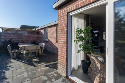 031 Luxe 8 persoons vakantiehuis op een kleinschalig vakantiepark bij Serooskerke