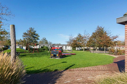 008 Modern ingericht 8 persoons vakantiehuis op een kleinschalig vakantiepark bij Serooskerke