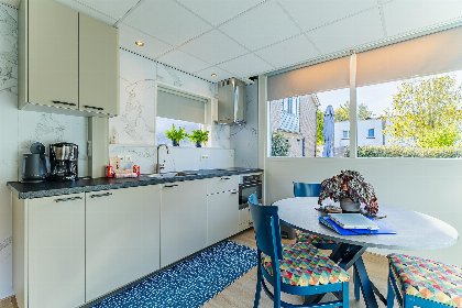003 't Vakansie'uus | Sfeervol en gelijkvloers genieten op Walcheren | Ds. van Wouwestraat 30   Serooskerke