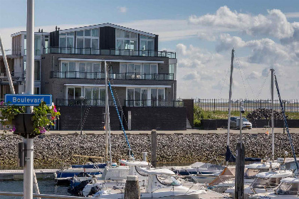 005 Luxe 4 persoons appartement met een weids uitzicht over het water in Sint Annaland