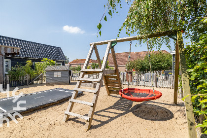 015 Sfeervol 4 persoons huisje met buitensauna, bubbelbad en omheinde tuin in Sint Annaland
