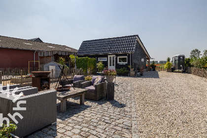019 Sfeervol 4 persoons huisje met buitensauna, bubbelbad en omheinde tuin in Sint Annaland