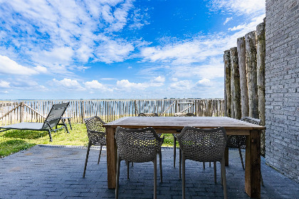 038 Vakantiewoning aan het strand   met tuin en terras | Nr. 32   4 Pers. | Vista Maris