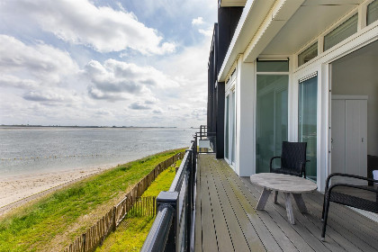 026 Vakantiewoning aan het water   met 2 balkons | Nr. 38   4 Pers. | Vista Maris