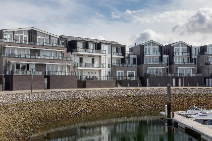 043 Vakantiewoning aan het water   met 2 balkons | Nr. 38   4 Pers. | Vista Maris