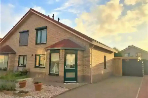 Luxe 6 persoons vakantiehuis in Stavenisse op 100 meter van de Oosterschelde