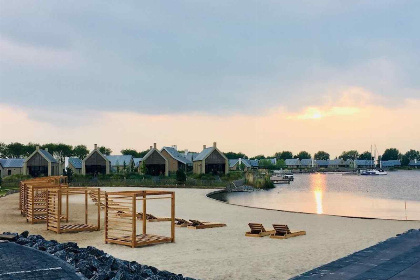 011 Luxe 16 persoons groepsaccommodatie met sauna, sunshower en wirlpool in Tholen