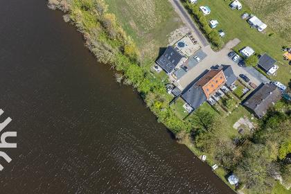 007 Prachtige 6 persoons zomerwoning met tuin op het zuiden in Veere