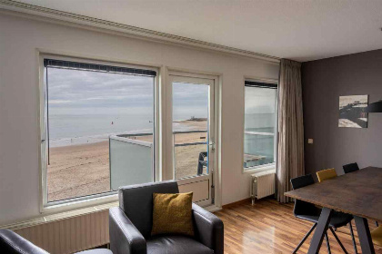 017 Driepersoons strand appartement met zeezicht aan de Boulevard van Vlissingen