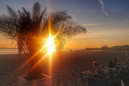 001 Slapen op het strand in een mooi 5 persoons beachhouse in Vlissingen met eigen terras