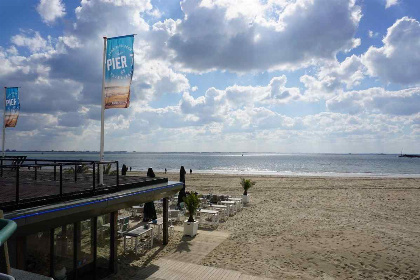 014 Slapen op het strand in een mooi 5 persoons beachhouse in Vlissingen met eigen terras