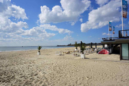 019 Slapen op het strand in een mooi 5 persoons beachhouse in Vlissingen met eigen terras