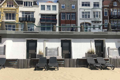 006 Slapen op het strand in een mooie 4 persoons beachroom in Vlissingen met eigen terras