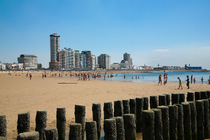 023 Slapen op het strand in een mooie 4 persoons beachroom in Vlissingen met eigen terras