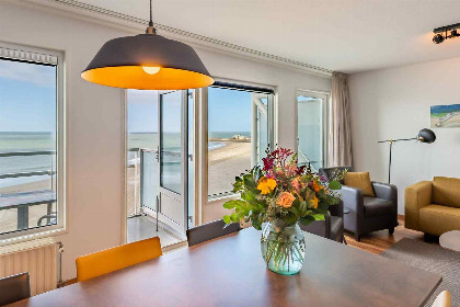 006 Vierpersoons strand appartement met zeezicht aan de Boulevard van Vlissingen