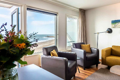 010 Vierpersoons strand appartement met zeezicht aan de Boulevard van Vlissingen