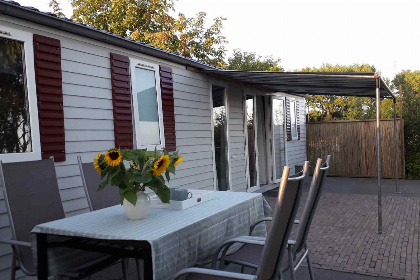 003 Ruime 5 6 persoons chalet met grote tuin in Vrouwenpolder dichtbij het strand