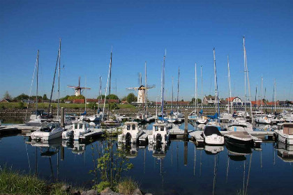 013 4 persoons vakantiewoning aan het water bij Wemeldinge aan de Oosterschelde