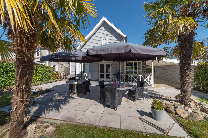 003 Comfortabele 6 persoons vakantiewoning met royale tuin en veranda