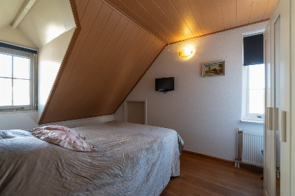 016 Comfortabele 6 persoons vakantiewoning met royale tuin en veranda
