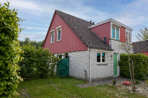 Mooie retro tiki style ingerichte woning dichtbij het strand