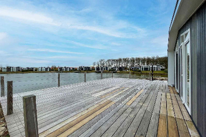 012 NIEUW: Luxe 6 persoons woning met groot terras aan het water in Wemeldinge