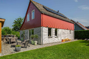 Prachtige 8 persoons vakantiewoning met sauna, hottub en ruime tuin