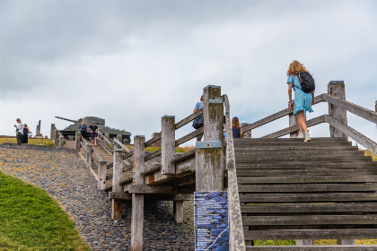 030 Moderne 4 persoons vakantiewoning op 500 meter van het strand