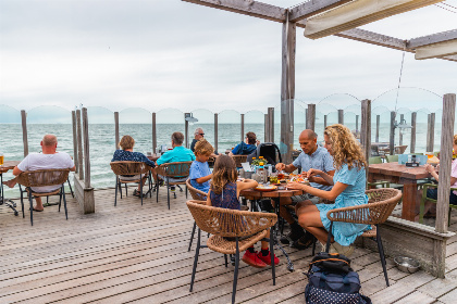 032 Moderne 4 persoons vakantiewoning op 500 meter van het strand