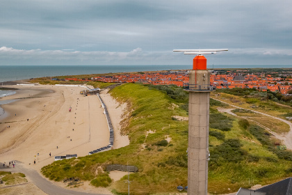 041 Moderne 4 persoons vakantiewoning op 500 meter van het strand