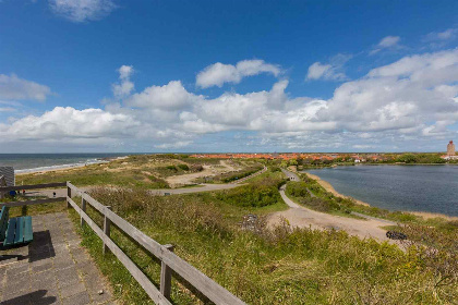 010 Rustig gelegen zomerhuisje voor 4 personen op 75 meter van het strand